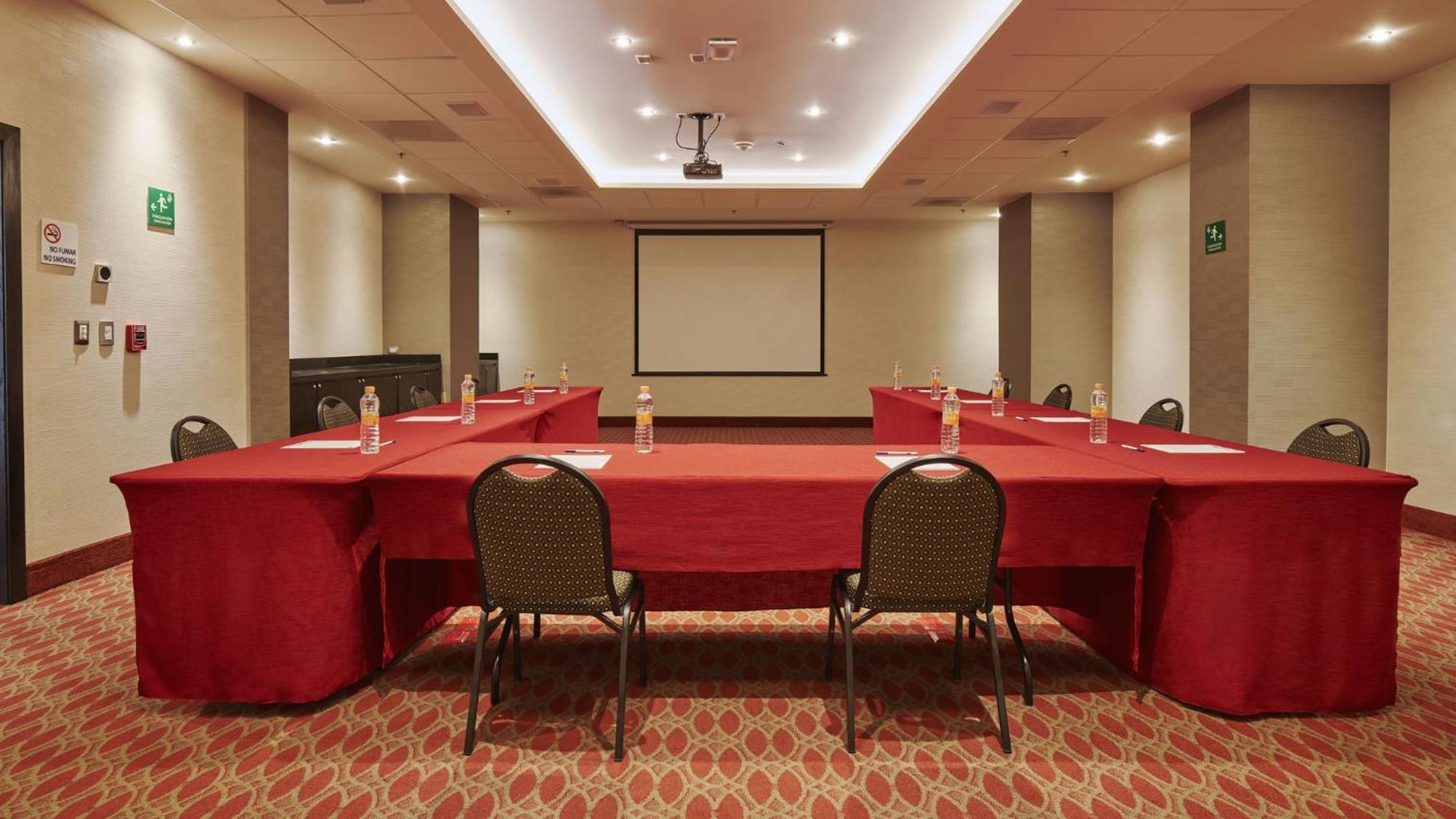 Holiday Inn Express & Suites Chihuahua Juventud By Ihg Eksteriør billede