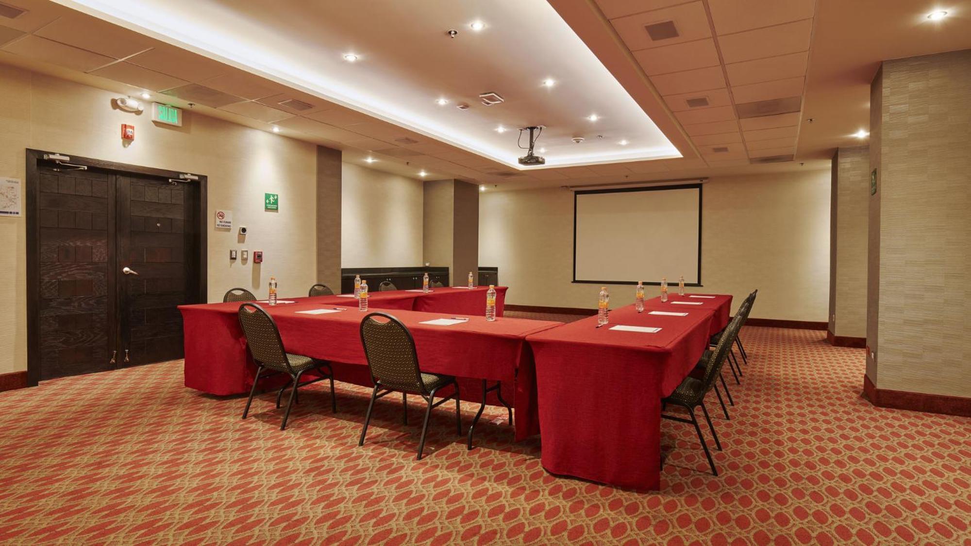 Holiday Inn Express & Suites Chihuahua Juventud By Ihg Eksteriør billede