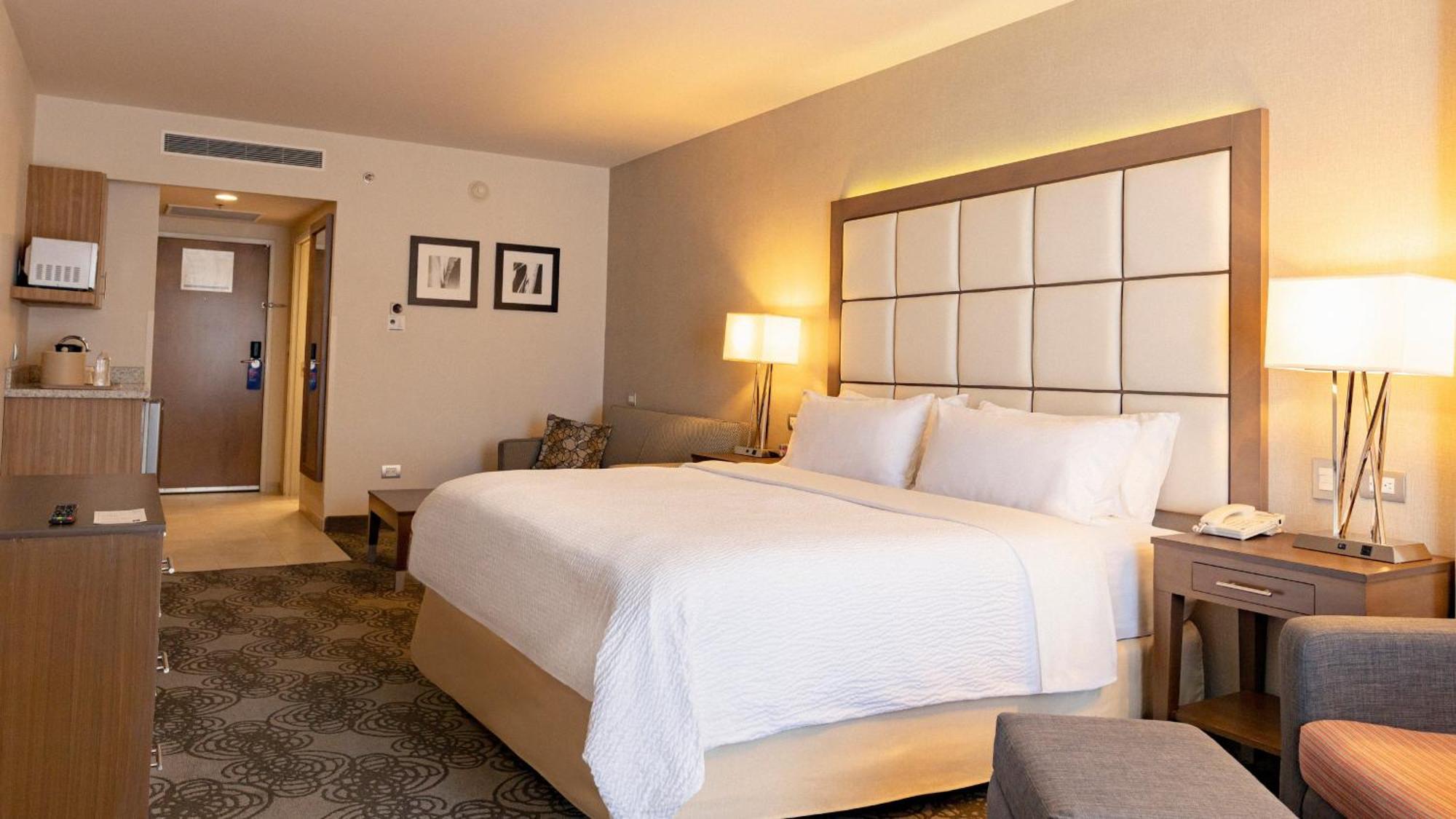 Holiday Inn Express & Suites Chihuahua Juventud By Ihg Eksteriør billede